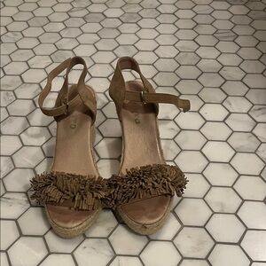 Source Unknown Tan Espadrille Sandals with Fringe